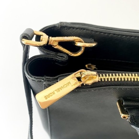 MICHAEL Kors black leather purse - Picture 6 of 15